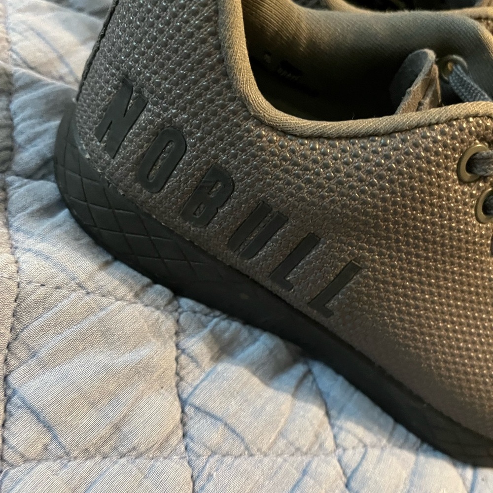 NOBULL ladies Gray Training Shoes size 6 - Picture 2 of 8
